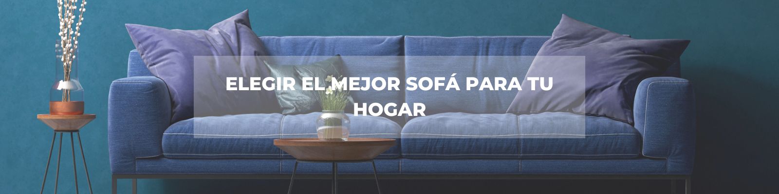 Sofá moderno en exposición en tienda de sofás en Huelva